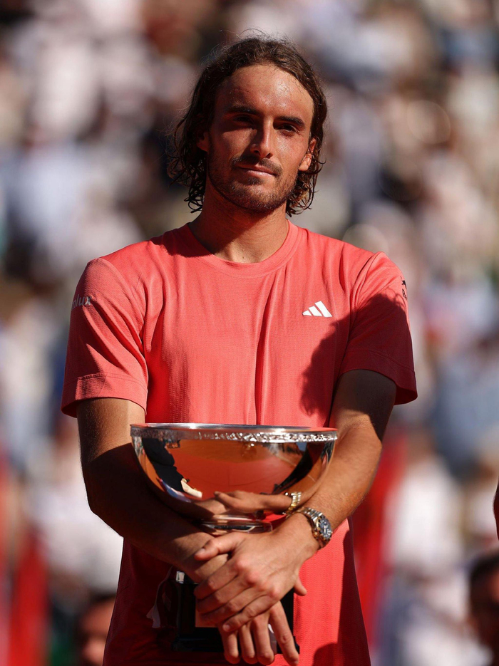 拉沃尔杯绝杀美网,西西帕斯点燃赛场 拉沃尔杯绝杀美网,西西帕斯点燃赛场