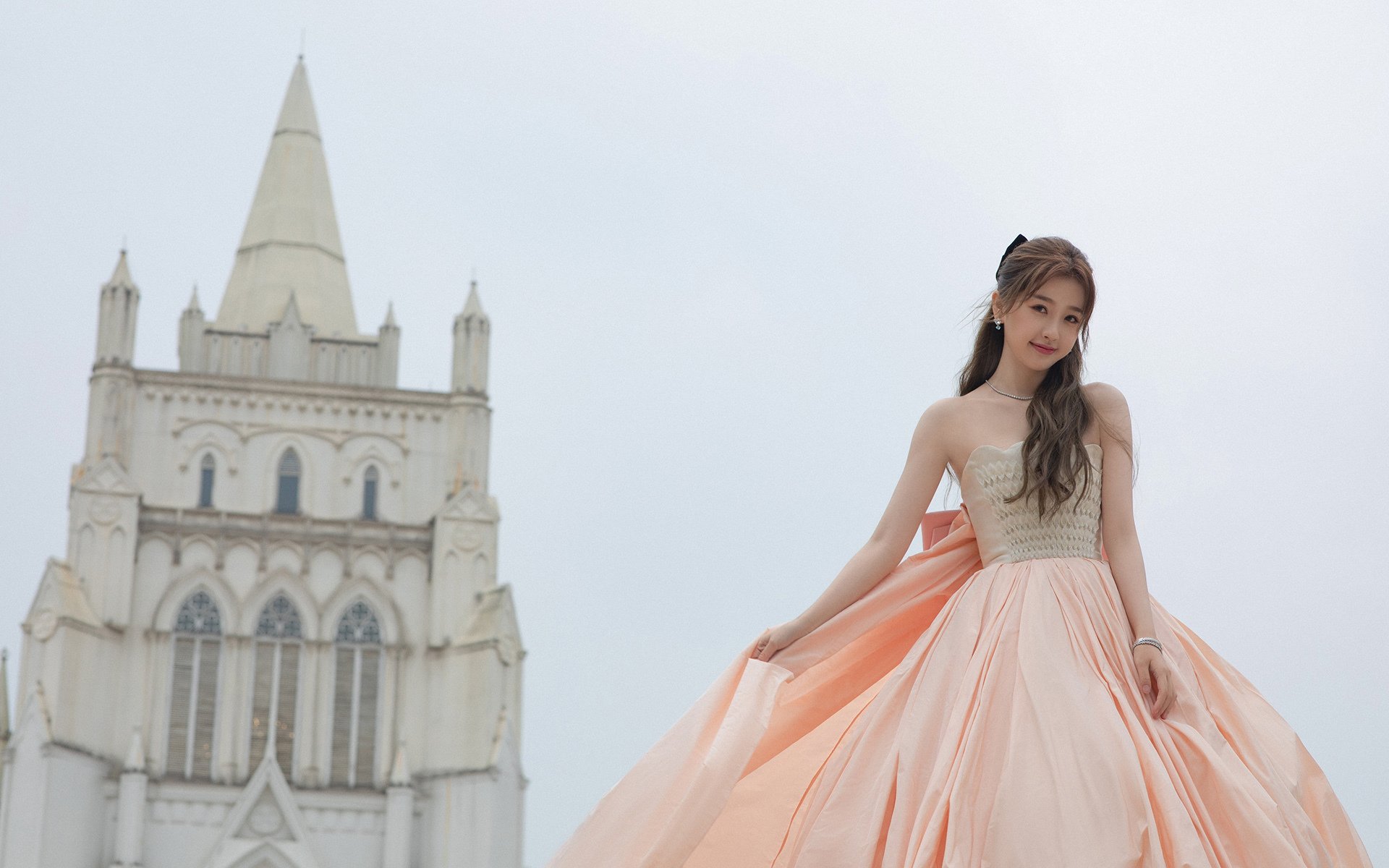 IM体育下载-绿茵场外的速度之夜，当莫德里奇的完美演出遇见F1新赛季轰鸣