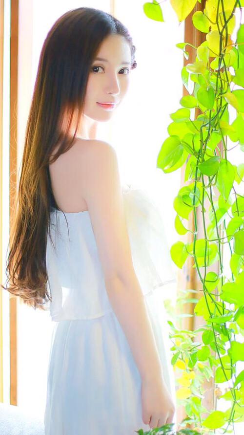 绿茵场外的速度之夜，当莫德里奇的完美演出遇见F1新赛季轰鸣