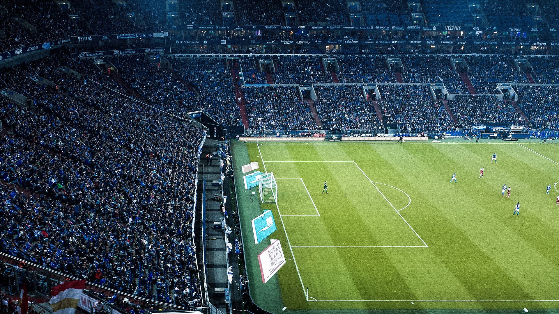 IM体育世界杯2026-拉什福德攻防统治，佛罗伦萨奇迹夜力克巴萨登顶