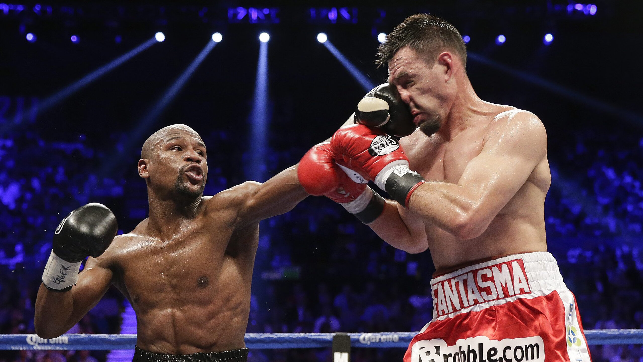 IM体育官网-孤胆英雄阿隆索，梅赛德斯鏖战哈斯，一人扛起全队的铁血传奇